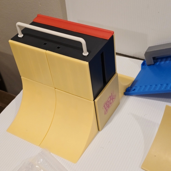 Tech Deck Container and Ramp Set - Picture 7 of 16